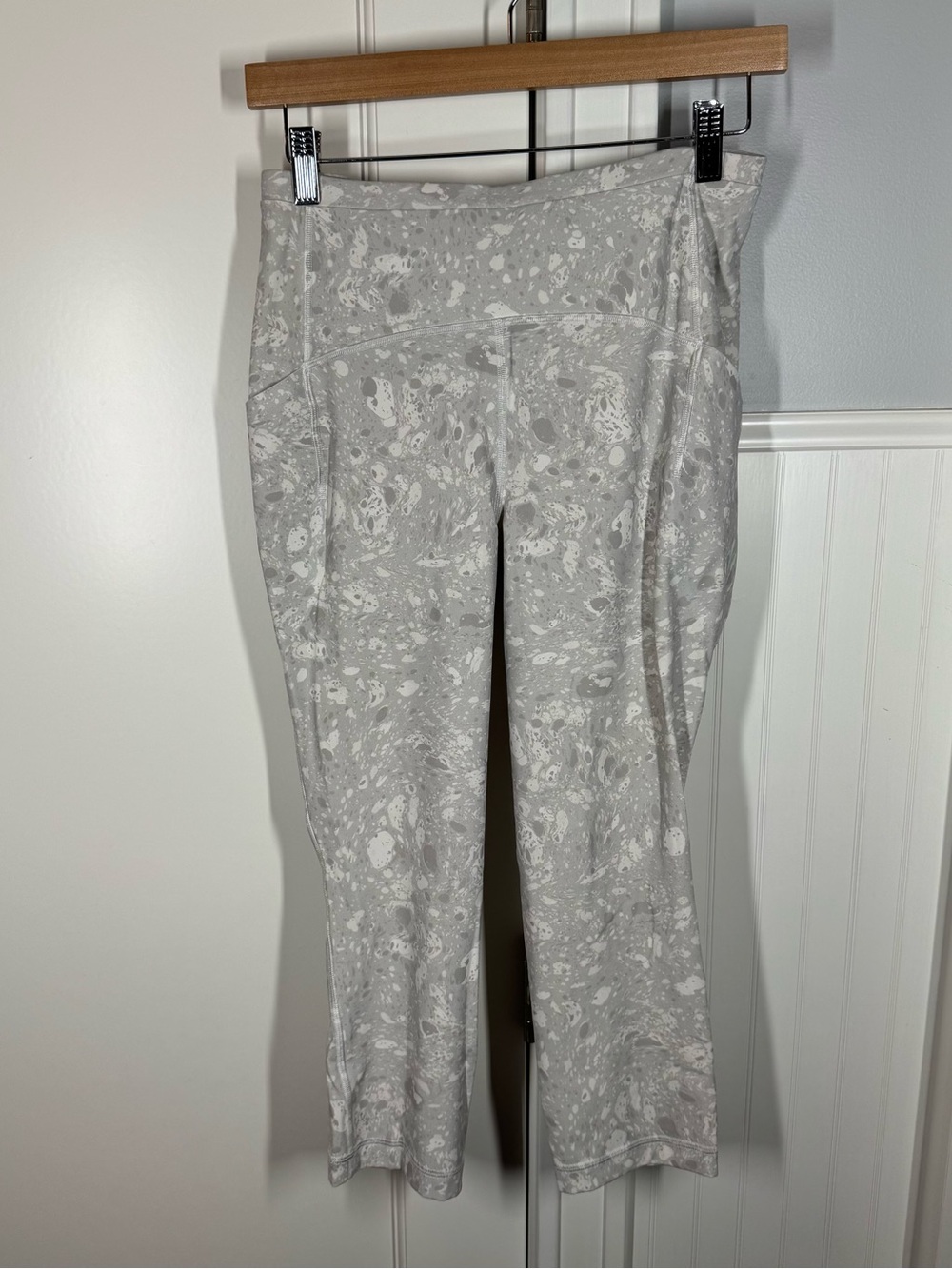 Lululemon Swift‎ Speed HR Crop 21" Womens Size 8 LW6BKVS